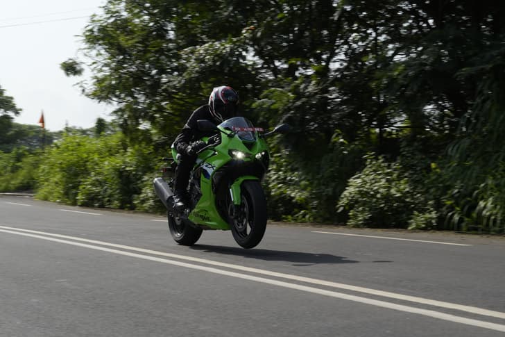 Kawasaki Ninja ZX-6R Fuel Tank Shot Image – Ninja ZX-6R Photos in